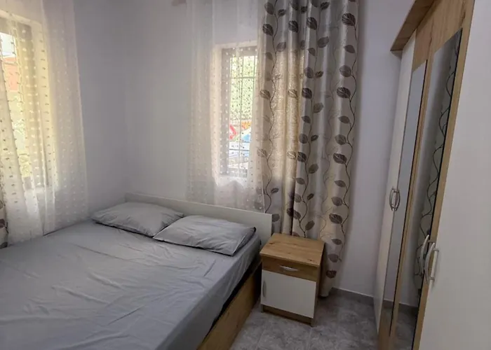 Leo's Place Golem (Tirana)